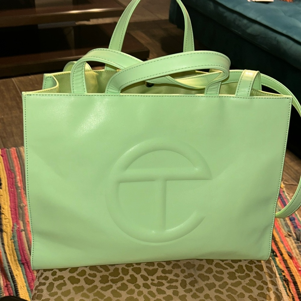 Medium Telfar bag